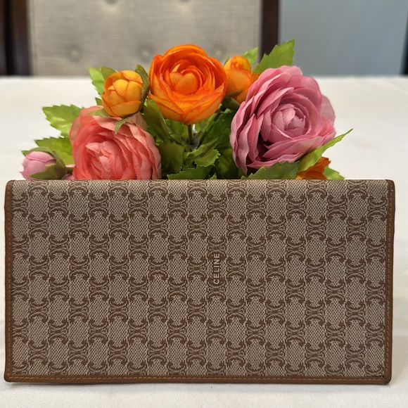 Authentic Celine bifold wallet - Picture 2 of 13